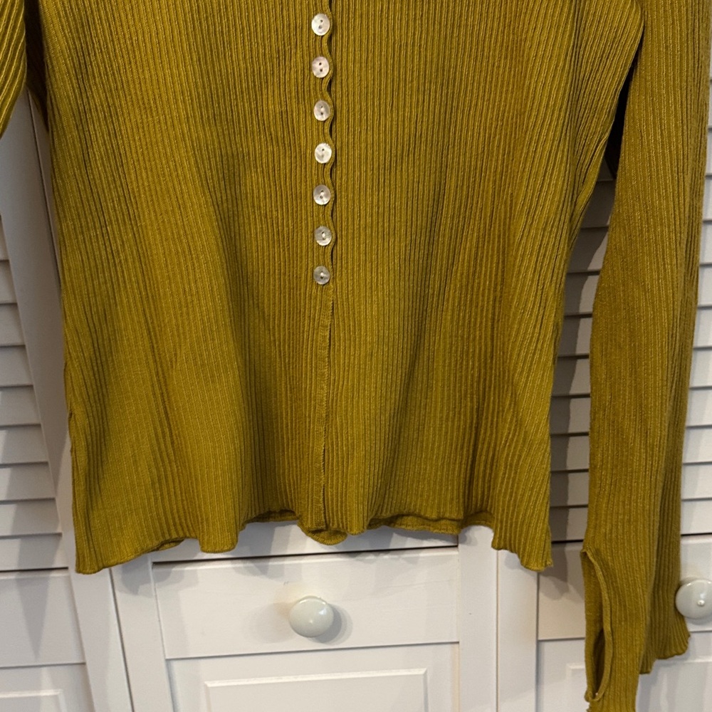Chartreuse Button-Front Ribbed Long Sleeve Top - Picture 3 of 6